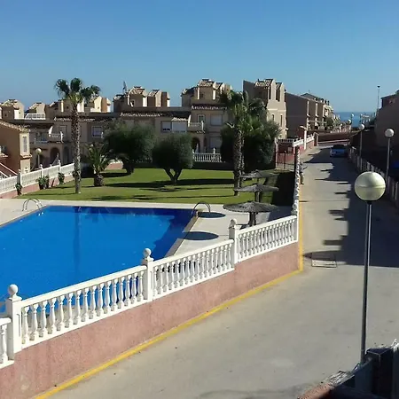 Junto A La Piscina * Santa Pola